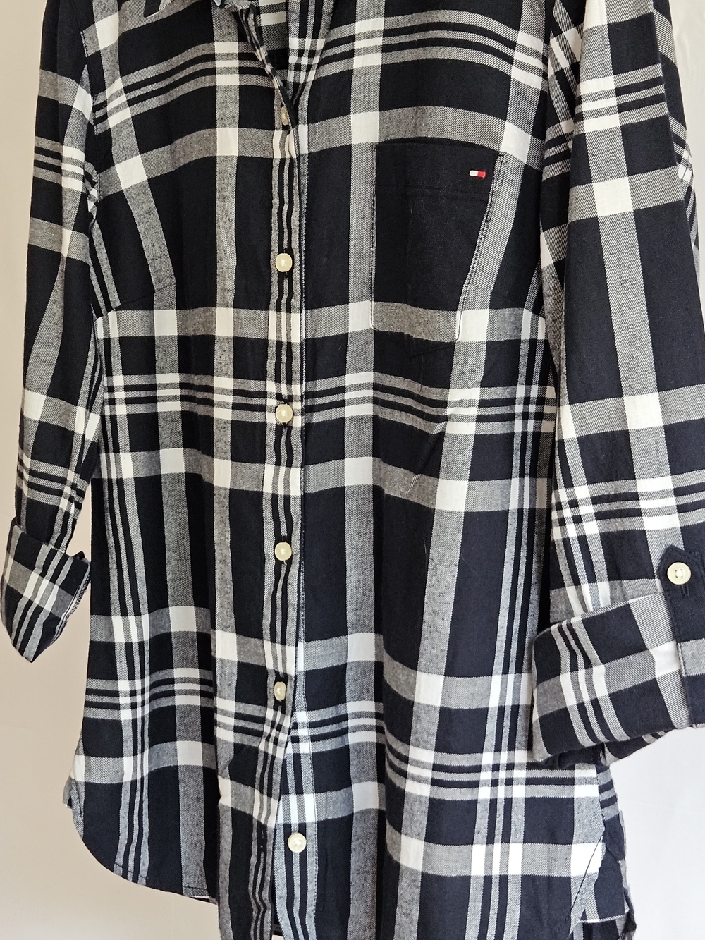 Tommy Hilfiger Plaid Roll-Tab Sleeve Button Down Shirt Small Navy Blue White - Picture 3 of 16